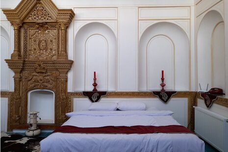 اتاق 4 نفره شاه نشین در هتل اصفهان