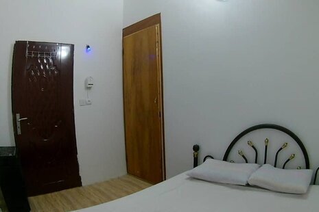 واحد دوخواب در طبقه سوم ویلای کلاردشت