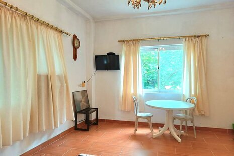 واحد نیکوکار در طبقه اول باغ ویلا چالوس