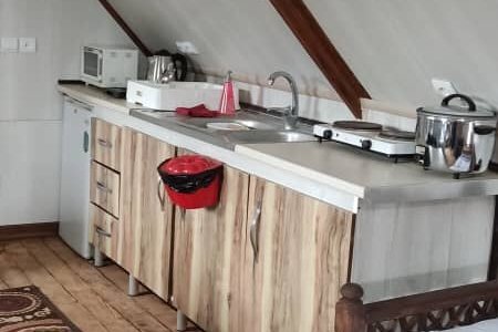 واحد تکخواب در طبقه دوم ویلای رز 1 لاهیجان