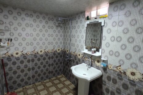 سوئیت سفید در بندرانزلی