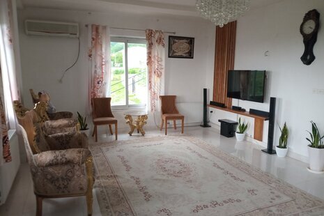 واحد تک خواب در طبقه دوم ویلای آستارا