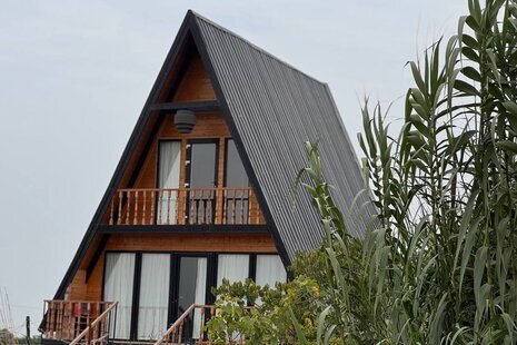 کلبه سوئیسی مبله دوخواب دریاچه در ساری