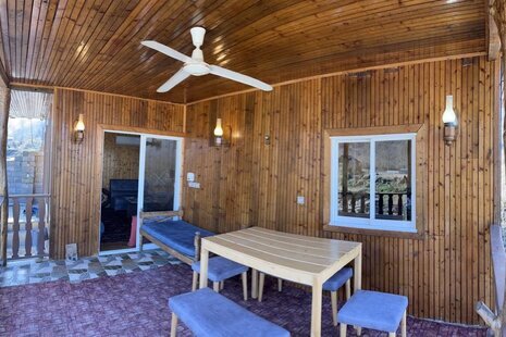 واحد تکخواب در طبقه اول کلبه شیرگاه