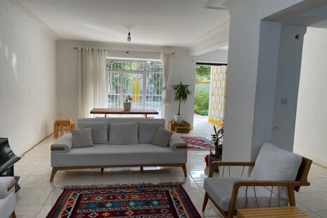 آپارتمان مبله چهار خواب در شیراز