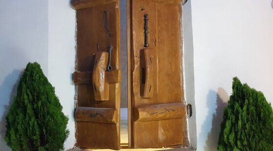 اتاق دوتخته آیینه بوم گردی در اصفهان