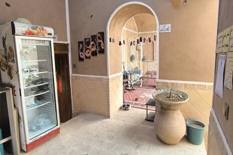 اتاق دو نفره اشتراکی آقایان در اقامتگاه بومگردی یزد