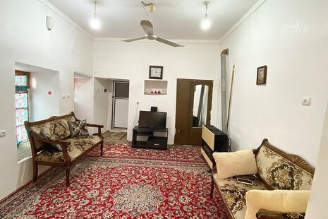 اتاق هخامنشیان در اقامتگاه بومگردی گلوگاه