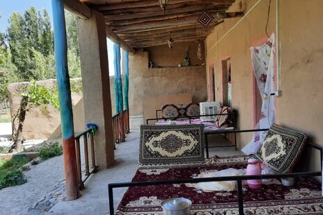 اتاق24 متری در اقامتگاه بومگردی درماه نشان