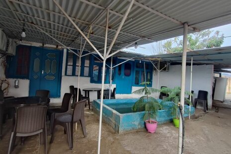 اتاق صمیمی واحد 3 در مسافرخانه رشت