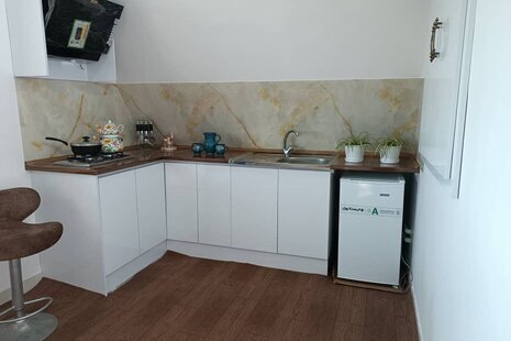 واحد تکخواب در طبقه دوم ویلا خانه ی مهر رودسر