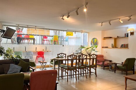 اتاق سه نفره در هاستل اصفهان