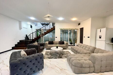 ویلا مبله دوبلکس سه خواب استخردار شاهان در چهارباغ