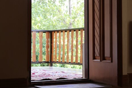 واحد مبله تکخواب طبقه همکف ویلا جنگلی شونیشت در شیرگاه