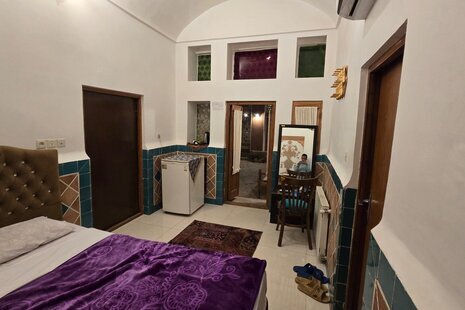 اتاق(8) در اقامتگاه بومگردی یزد