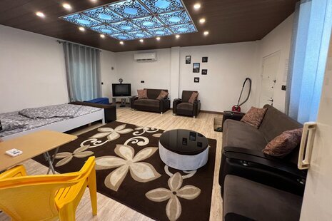 سوئیت سفید در بندرانزلی