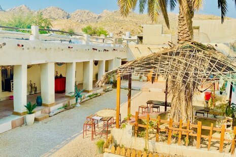 اتاق بابشاد سیرافی در اقامتگاه بومگردی کنگان