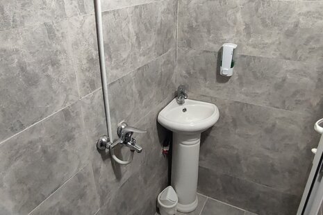 اتاق 401 دو تخت در مسافرخانه قم