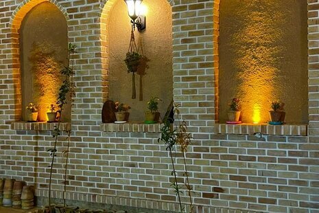 اتاق سنتی شبستان در اقامتگاه بومگردی شاهین شهر و میمه