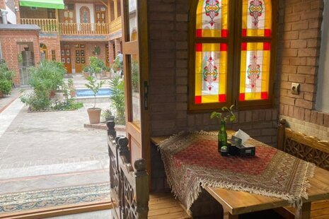 اتاق یک نفره با سرویس فرنگی در هتل تهران