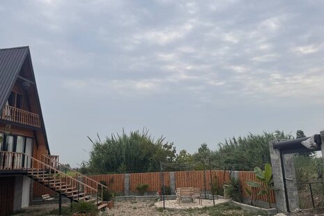 کلبه سوئیسی مبله دوخواب دریاچه در ساری