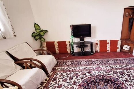 واحد مبله باغ عمارت نصف جهان طبقه همکف در اصفهان