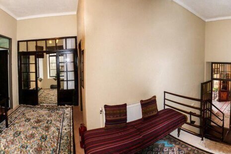 اتاق 2 نفره فروغ فرخزاد در اقامتگاه بومگردی در شیراز