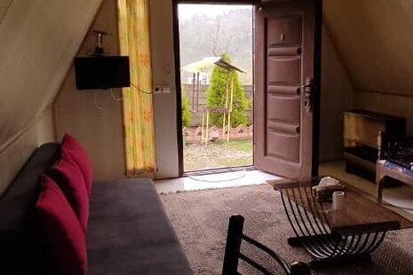 کلبه یاس 2 در لاهیجان