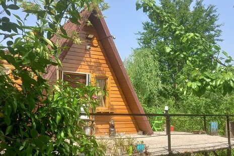 کلبه ی چوبی جنگلی محیا در لاهیجان