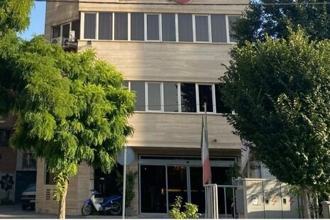 اتاق یک تخت در هتل آپارتمان اصفهان