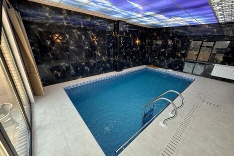 کلبه سوئیسی تریپلکس دوخواب استخردار جنگلی رزا در رامسر