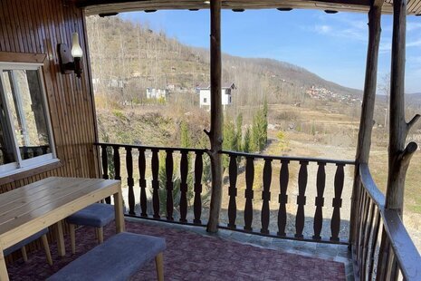 واحد تکخواب در طبقه اول کلبه شیرگاه