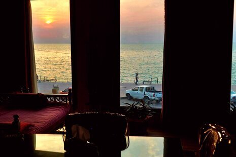 سوئیت مبله ساحلی در بوشهر