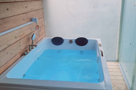 کلبه چوبی تکخواب جکوزی آرامش در سوادکوه