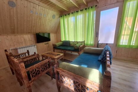 کلبه سوئیسی مبله دوخواب سبز در پل سفید