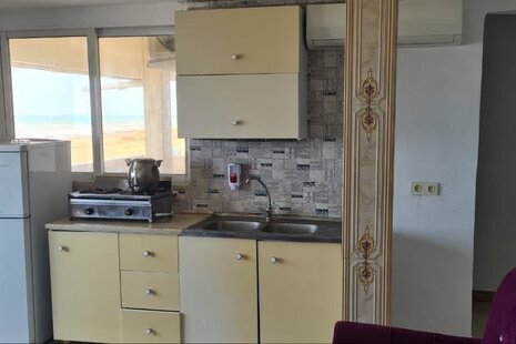 واحد دوخواب (رو به دریا) در هاستل بابلسر