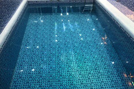 ویلا دوخواب استخر سرپوشیده چناران در چهارباغ