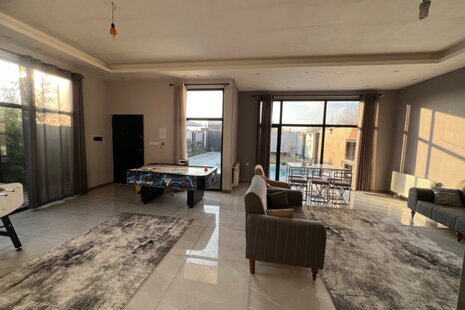 ویلا استخردار مبله دو خواب إما در کردان