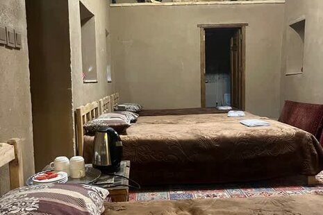 اتاق نارتا در اقامتگاه بومگردی تفت