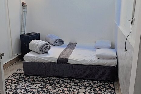 سوئیت دو تخت مولوی در مشهد