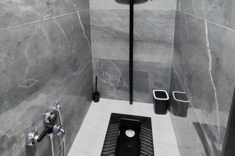 کلبه دوبلکس سوئیسی دوخواب لوکس سیاه در رامسر