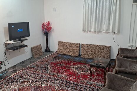 واحد مبله تکخواب نرگس در طبقه اول ویلای تنکابن