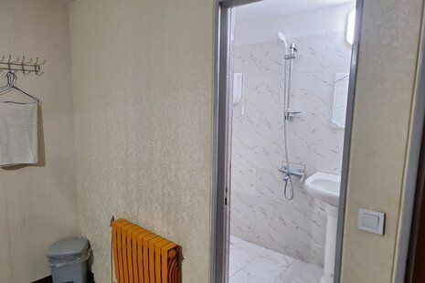 اتاق 3 نفره در هاستل کریمخان