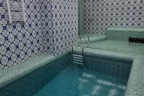 کلبه استخردار تکخواب نیلای در بومگردی رامیان