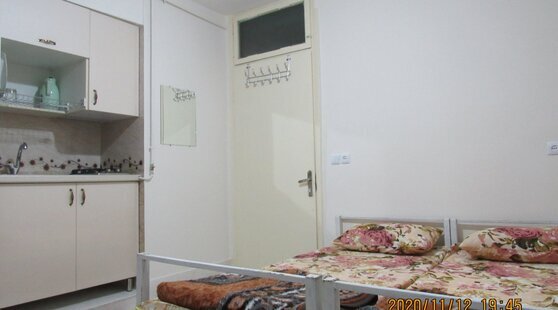 اتاق میهمانپذیر در زنجان