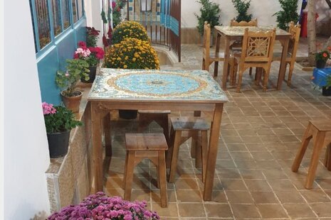 اتاق 3 تخته ترنج دراقامتگاه بومگردی در اصفهان