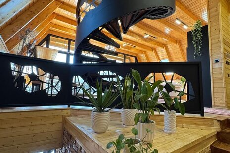 کلبه سوئیسی تریپلکس دوخواب استخردار جنگلی رزا در رامسر