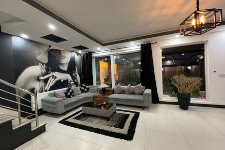 ویلا دوبلکس استخردار دوخواب مبله در چهارباغ