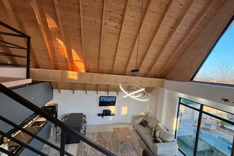 کلبه سوئیسی مبله دوبلکس استخردار سه خواب در لاهیجان