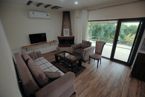 واحد دو خواب (2) طبقه همکف ویلا در قائم شهر